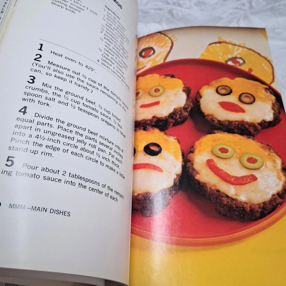 Vintage 1978 Betty Crocker's Cookbook For Boys & Girls Colorful Fun Recipes